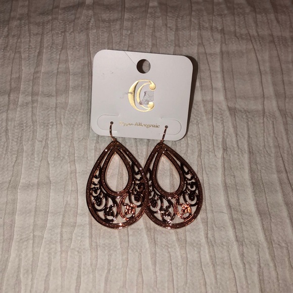 Charming Charlie Jewelry - Charming Charlie earring Charming Charlie Jewelry - Charming Charlie earring